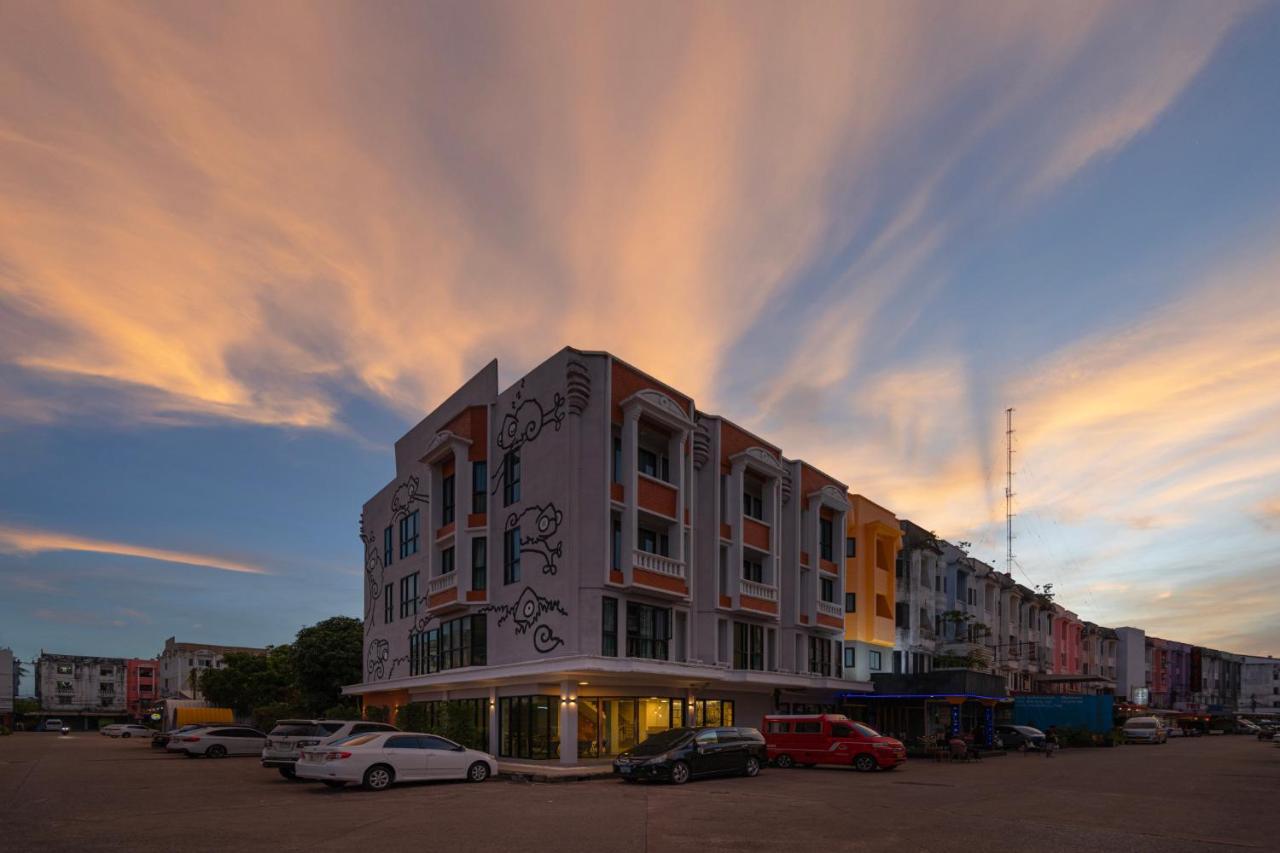 Chamemon Bed Phuket Town Hotell Exteriör bild