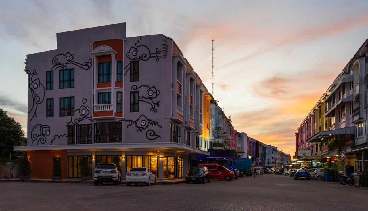 Chamemon Bed Phuket Town Hotell Exteriör bild