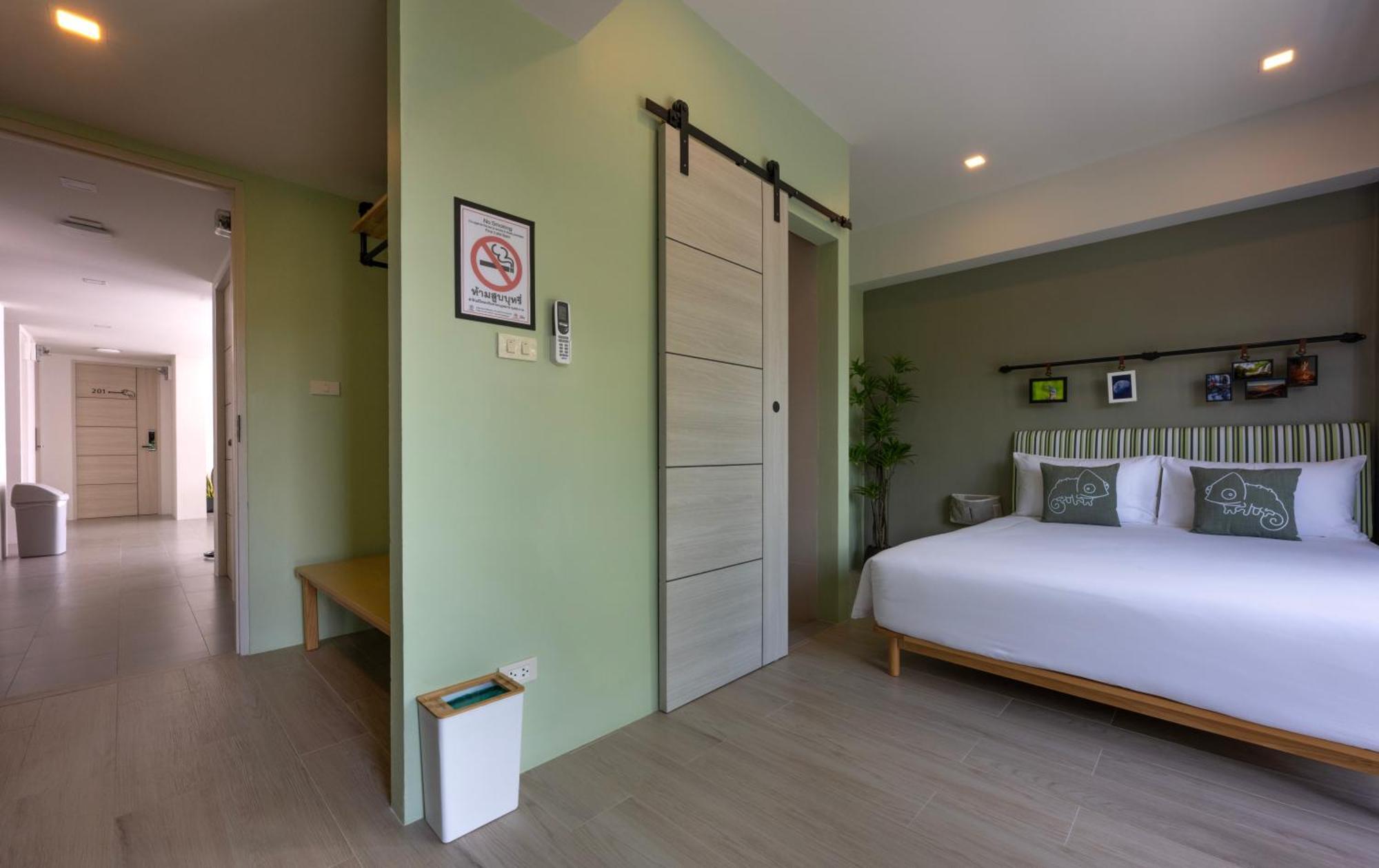Chamemon Bed Phuket Town Hotell Exteriör bild