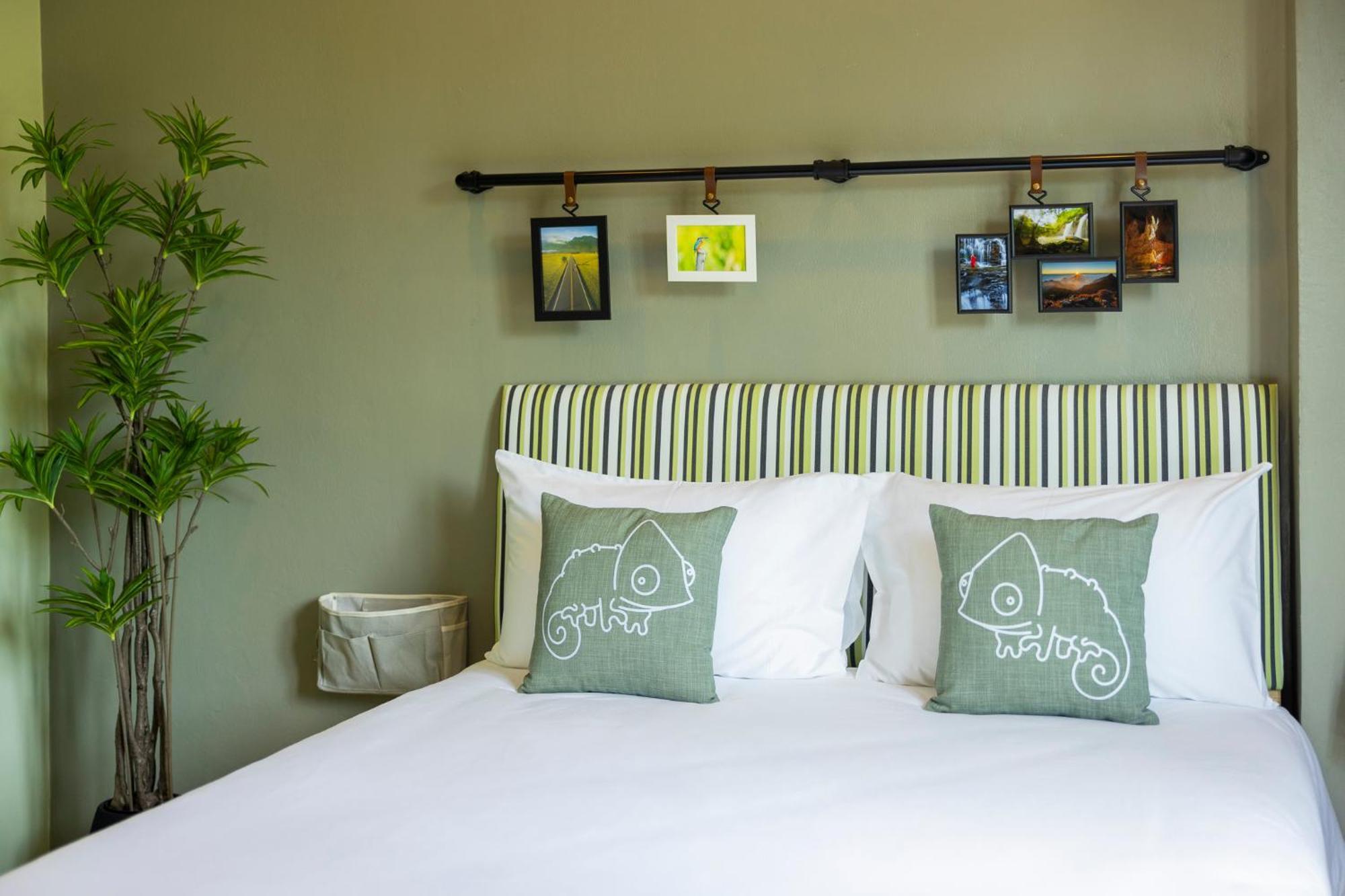 Chamemon Bed Phuket Town Hotell Exteriör bild
